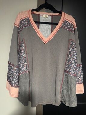 POL V-Neck Pullover Top in Gray, Blue, and Pink Floral Patchwork